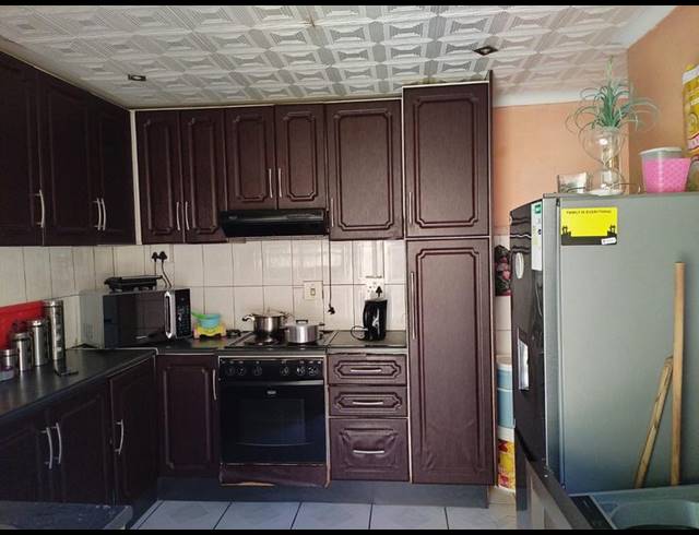 2 BEDROOM HOUSE FOR SALE IN UMLAZI G